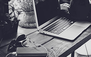 圈子不同别硬融，库追汤赛后叙旧波杰想加入，尬聊几句后悻悻离开