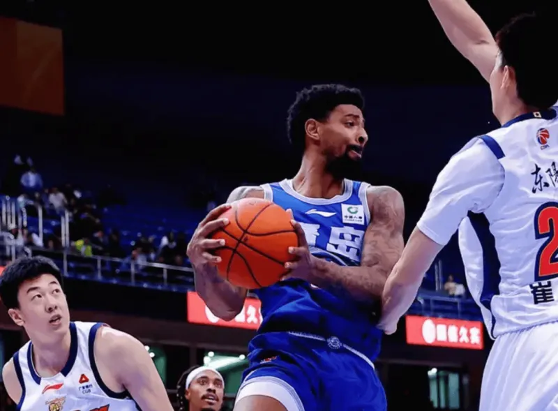 天博体育-米奇出战36分钟，投篮16中12空砍36分15篮板1助攻3抢断3盖帽