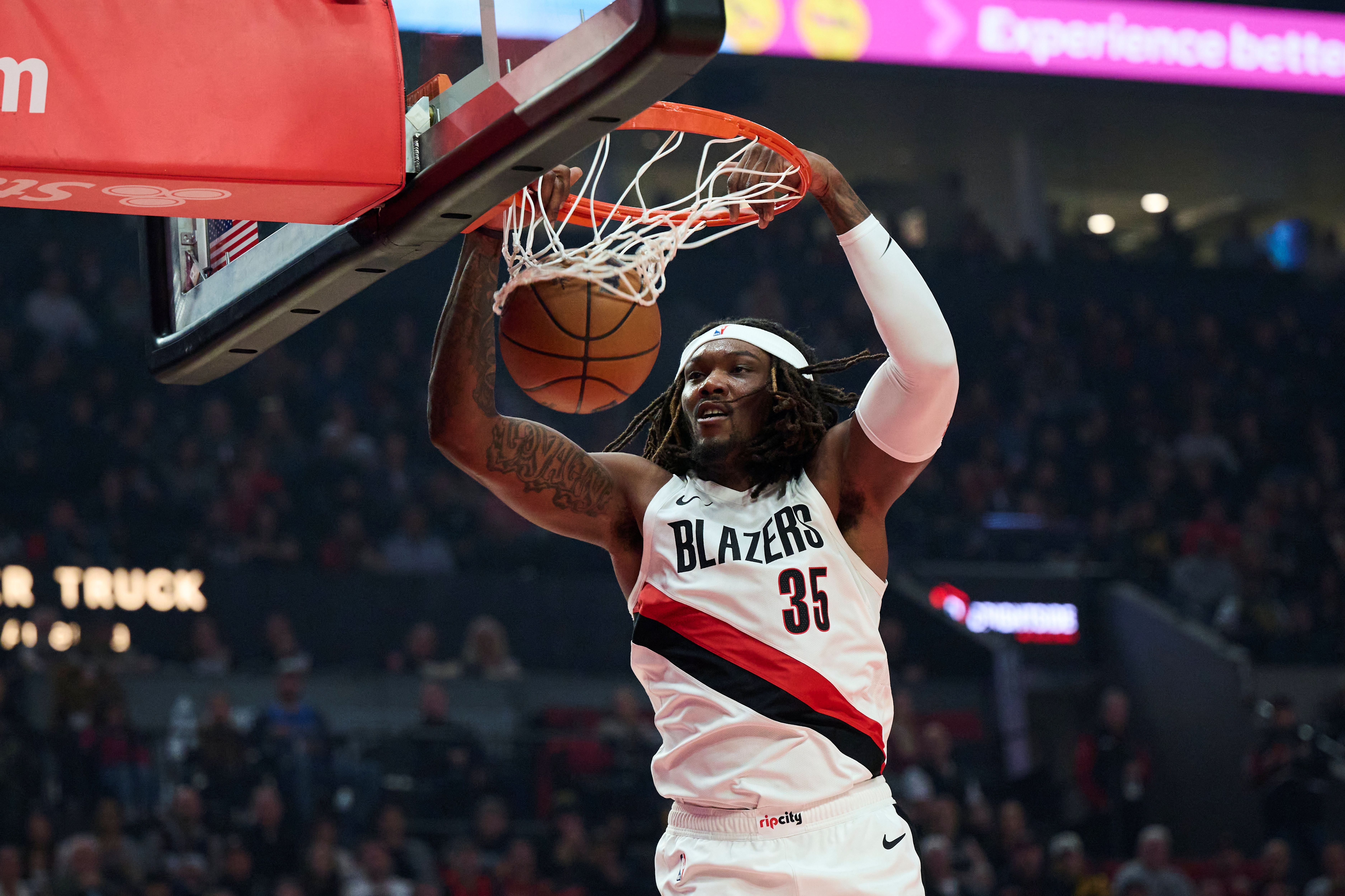 天博体育官方网站-确实打得好！罗威替补13中9超高效砍下20分11板1断3帽 5前场板